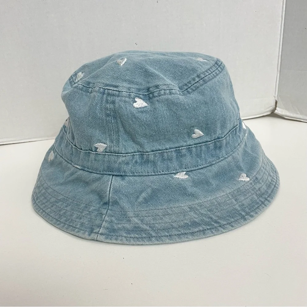 American Eagle Bucket Hat Denim Embroidered Hearts Light Wash Blue White